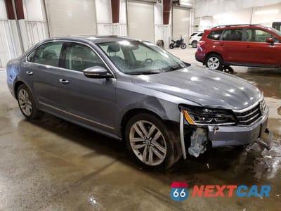 Czwarte zdjęcie samochodu z boku: 2017 VOLKSWAGEN PASSAT SE VIN:1VWGT7A36HC033969 - miniatura