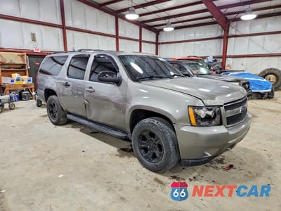 Czwarte zdjęcie samochodu z boku: 2009 CHEVROLET SUBURBAN K1500 LT VIN:1GNFK26379R227882 - miniatura
