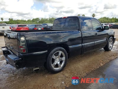Trzecie zdjęcie samochodu z tyłu: 2003 CHEVROLET SILVERADO K1500 VIN:2GCEK19N531270435 - miniatura