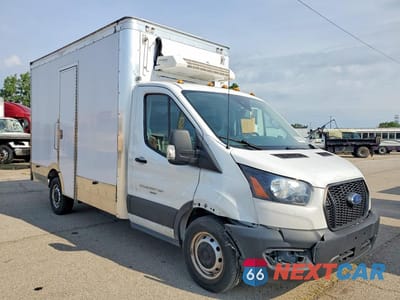 Czwarte zdjęcie samochodu z boku: 2023 FORD TRANSIT REFRIGERATED BOX TRUCK VIN:1FDBW5ZG9PKA11013 - miniatura