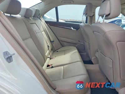 Zdjęcie 10 z 12 samochodu: 2011 MERCEDES-BENZ C 300 VIN:WDDGF5EB1BA510848 - miniatura