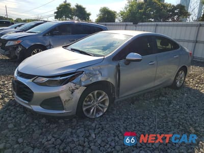 2019 CHEVROLET CRUZE LT 1G1BE5SM3K7101754 - główne zdjęcie licytacji z USA - miniatura