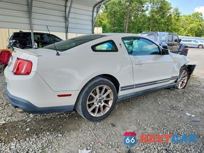 Trzecie zdjęcie samochodu z tyłu: 2010 FORD MUSTANG VIN:1ZVBP8AN6A5104393 - miniatura