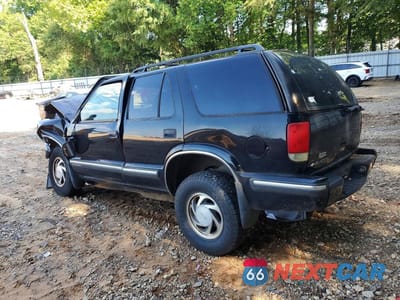 Drugie zdjęcie samochodu z przodu: 1998 CHEVROLET BLAZER VIN:1GNDT13W7W2214745 - miniatura