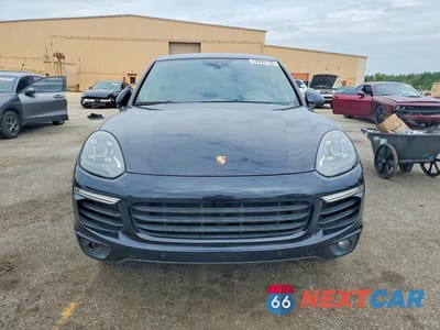 Piąte zdjęcie samochodu w środku: 2017 PORSCHE CAYENNE S VIN:WP1AB2A25HLA51108 - miniatura