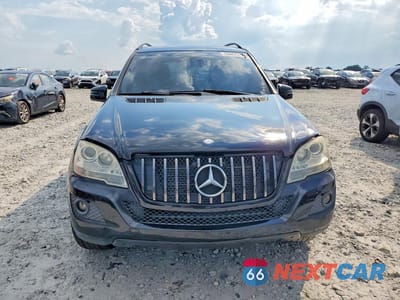 Piąte zdjęcie samochodu w środku: 2010 MERCEDES-BENZ ML 350 BLUETEC VIN:4JGBB2FB5AA547411 - miniatura