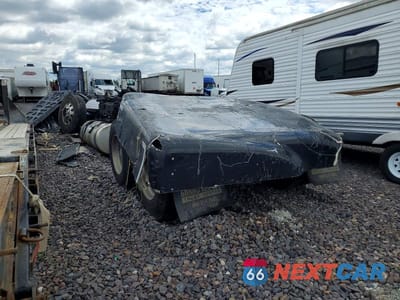 Trzecie zdjęcie samochodu z tyłu: 2016 FREIGHTLINER CONVENTIONAL CORONADO 132 VIN:3ALXFBCG6GDGS5268 - miniatura