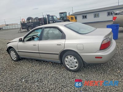 Drugie zdjęcie samochodu z przodu: 1996 HONDA ACCORD LX VIN:1HGCD563XTA112238 - miniatura