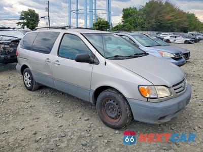 Czwarte zdjęcie samochodu z boku: 2002 TOYOTA SIENNA CE VIN:4T3ZF19C22U482543 - miniatura