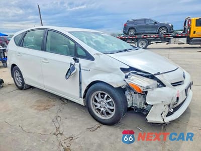 Czwarte zdjęcie samochodu z boku: 2014 TOYOTA PRIUS V THREE VIN:JTDZN3EU6E3324467 - miniatura