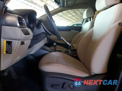 Zdjęcie 7 z 13 samochodu: 2018 KIA SORENTO VIN:5XYPG4A39JG427652 - miniatura