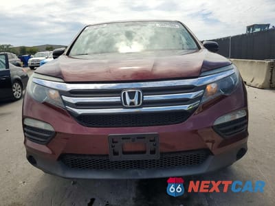 Piąte zdjęcie samochodu w środku: 2018 HONDA PILOT LX VIN:5FNYF6H11JB068635 - miniatura