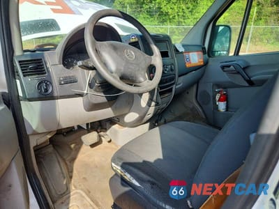 Zdjęcie 8 z 13 samochodu: 2012 MERCEDES-BENZ SPRINTER 2500 DELIVERY VAN VIN:WD3PE8CB7C5610717 - miniatura