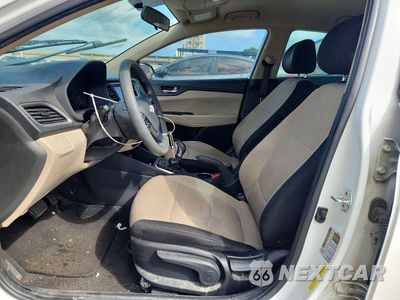 Zdjęcie 7 z 13 samochodu: 2019 HYUNDAI ACCENT SEL VIN:3KPC24A33KE060582 - miniatura