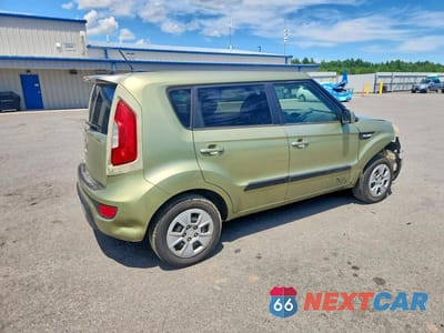 Trzecie zdjęcie samochodu z tyłu: 2012 KIA SOUL BASE VIN:KNDJT2A57C7471186 - miniatura