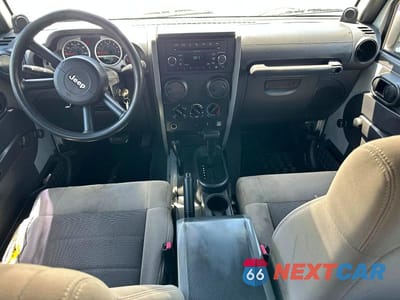 Zdjęcie 9 z 10 samochodu: 2010 JEEP WRANGLER UNLIMITED SPORT VIN:1J4BA3H10AL100100 - miniatura