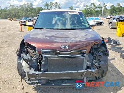 Piąte zdjęcie samochodu w środku: 2017 KIA SOUL + VIN:KNDJP3A5XH7458028 - miniatura