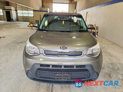 Piąte zdjęcie samochodu w środku: 2016 KIA SOUL BASE VIN:KNDJN2A22G7369106 - miniatura