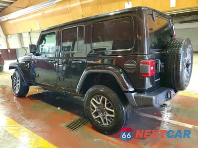 Drugie zdjęcie samochodu z przodu: 2025 JEEP WRANGLER SAHARA VIN:1C4PJXEN1SW529255 - miniatura