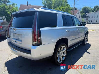 Trzecie zdjęcie samochodu z tyłu: 2020 CADILLAC ESCALADE LUXURY VIN:1GYS4BKJ6LR156326 - miniatura