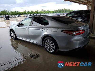 Drugie zdjęcie samochodu z przodu: 2019 TOYOTA CAMRY LE VIN:4T1B11HK3KU800400 - miniatura