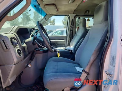 Zdjęcie 7 z 12 samochodu: 2010 FORD ECONOLINE E350 SUPER DUTY WAGON VIN:1FBSS3BL3ADA82915 - miniatura
