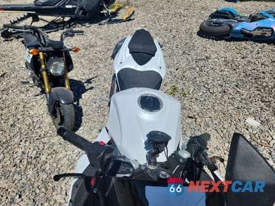 Piąte zdjęcie samochodu w środku: 2021 KAWASAKI EX400 VIN:JKAEXKG1XMDAD3350 - miniatura