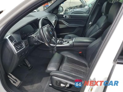Zdjęcie 7 z 13 samochodu: 2019 BMW X5 XDRIVE40I VIN:5UXCR6C55KLL35669 - miniatura