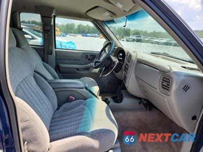 Zdjęcie 10 z 12 samochodu: 2000 CHEVROLET S TRUCK S10 VIN:1GCCS19W7Y8148177 - miniatura