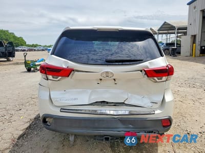 Zdjęcie 6 z 13 samochodu: 2018 TOYOTA HIGHLANDER LE VIN:5TDBZRFH9JS834119 - miniatura