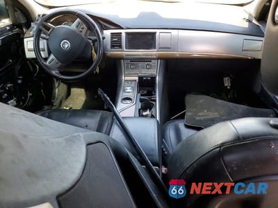 Zdjęcie 8 z 12 samochodu: 2011 JAGUAR XF SUPERCHARGED VIN:SAJWA0HE8BMR88679 - miniatura