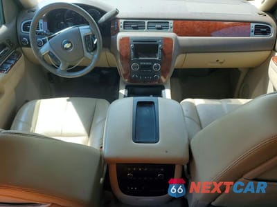 Zdjęcie 8 z 13 samochodu: 2010 CHEVROLET SUBURBAN K1500 LT VIN:1GNUKJE35AR188085 - miniatura
