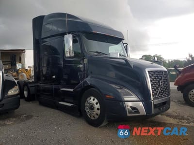 2020 VOLVO VNL SEMI TRUCK 4V4NC9EH8LN259444 - główne zdjęcie licytacji z USA - miniatura