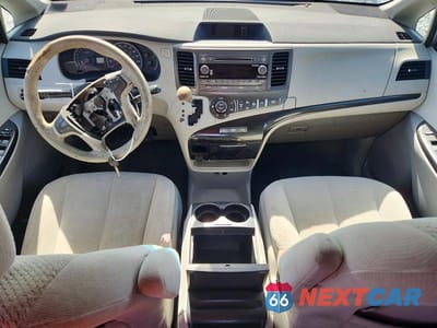 Zdjęcie 8 z 13 samochodu: 2015 TOYOTA SIENNA SPORT VIN:5TDXK3DC4FS598694 - miniatura