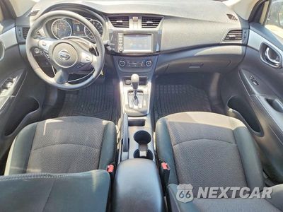 Zdjęcie 8 z 12 samochodu: 2019 NISSAN SENTRA S VIN:3N1AB7AP3KY275814 - miniatura