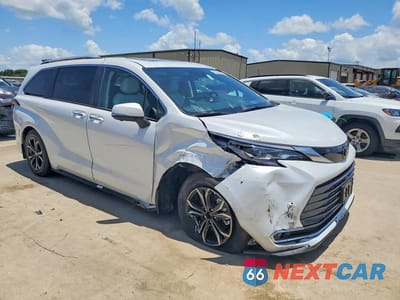 Czwarte zdjęcie samochodu z boku: 2026 TOYOTA SIENNA PLATINUM 7-PASSENGER VIN:5TDESKFC6TS235923 - miniatura