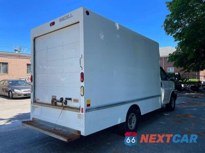 Czwarte zdjęcie samochodu z boku: 2014 CHEVROLET EXPRESS G3500 VIN:1GB0G2CG8E1143526 - miniatura