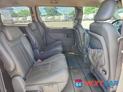 Zdjęcie 11 z 13 samochodu: 2007 DODGE GRAND CARAVAN SXT VIN:2D8GP44L37R223155 - miniatura