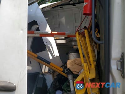 Zdjęcie 11 z 13 samochodu: 2016 MERCEDES-BENZ SPRINTER 3500 VAN WITH BUCKET LIFT VIN:WD3PF3DC8GP276943 - miniatura