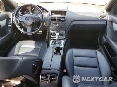 Zdjęcie 8 z 12 samochodu: 2009 MERCEDES-BENZ C 300 VIN:WDDGF54X69R078671 - miniatura
