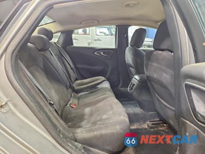 Zdjęcie 10 z 12 samochodu: 2015 CHRYSLER 200 LIMITED VIN:1C3CCCAB5FN640730 - miniatura