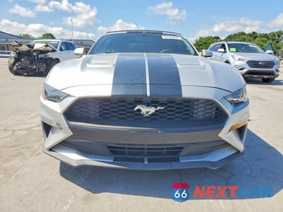 Piąte zdjęcie samochodu w środku: 2019 FORD MUSTANG VIN:1FATP8UH1K5170029 - miniatura