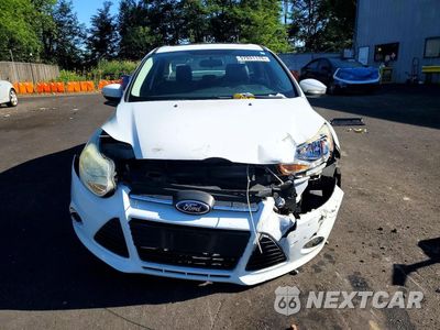 Piąte zdjęcie samochodu w środku: 2014 FORD FOCUS SE VIN:1FADP3F2XEL307226 - miniatura