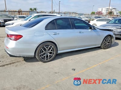 Trzecie zdjęcie samochodu z tyłu: 2021 MERCEDES-BENZ E 350 VIN:W1KZF8DBXMA893784 - miniatura