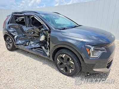 Czwarte zdjęcie samochodu z boku: 2024 KIA NIRO WIND VIN:KNDCR3L16R5080669 - miniatura