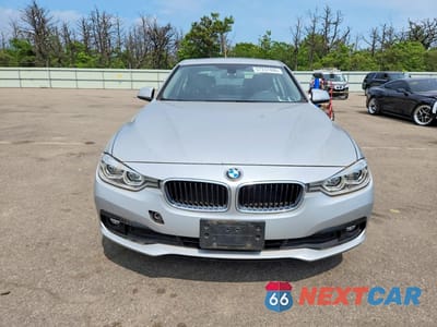 Piąte zdjęcie samochodu w środku: 2018 BMW 320 XI VIN:WBA8A3C51JA499795 - miniatura