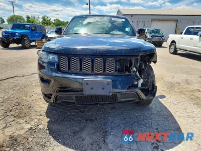 Piąte zdjęcie samochodu w środku: 2019 JEEP GRAND CHEROKEE LAREDO VIN:1C4RJFAGXKC810904 - miniatura