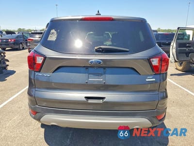 Zdjęcie 6 z 13 samochodu: 2019 FORD ESCAPE SE VIN:1FMCU0GDXKUB11477 - miniatura