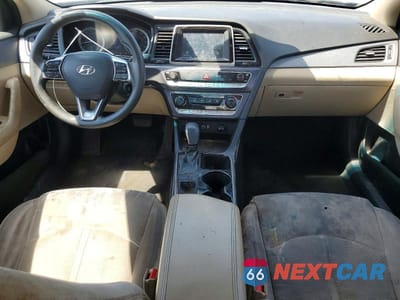 Zdjęcie 8 z 12 samochodu: 2018 HYUNDAI SONATA SE VIN:5NPE24AF0JH621897 - miniatura