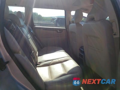 Zdjęcie 11 z 13 samochodu: 2004 VOLVO V70 FWD VIN:YV1SW59V242451163 - miniatura